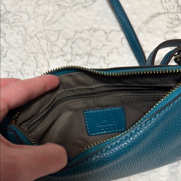 Chic Teal Crossbody Bag - Picture 2 of 5